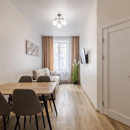 Demar Vicheva Apartamento Leópolis